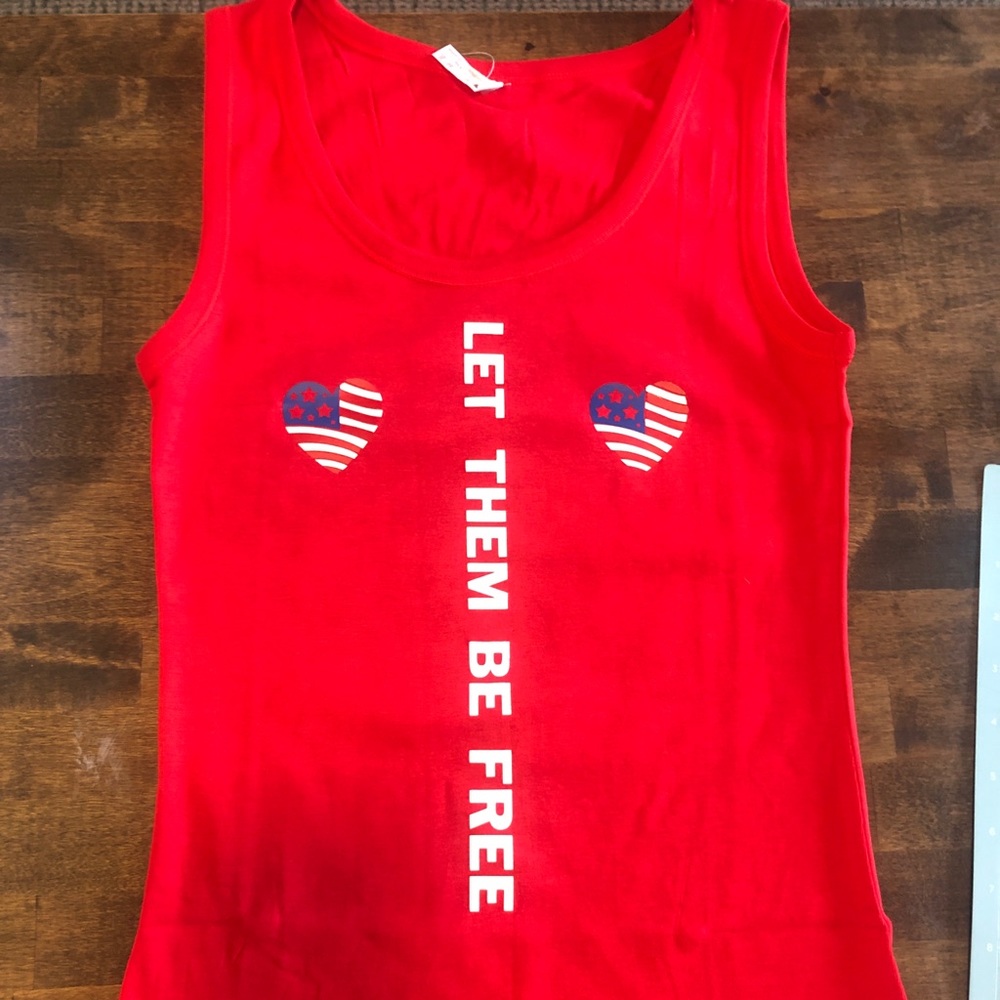 Let them be free women’s small red tank
